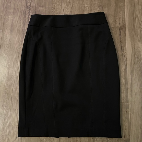 Express Pencil Skirt. Size 4 - Picture 10 of 13